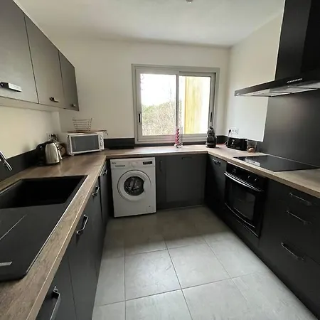 Bel De 2 Avec Balcon Et Garage A Proximite Du Centre De Apartment